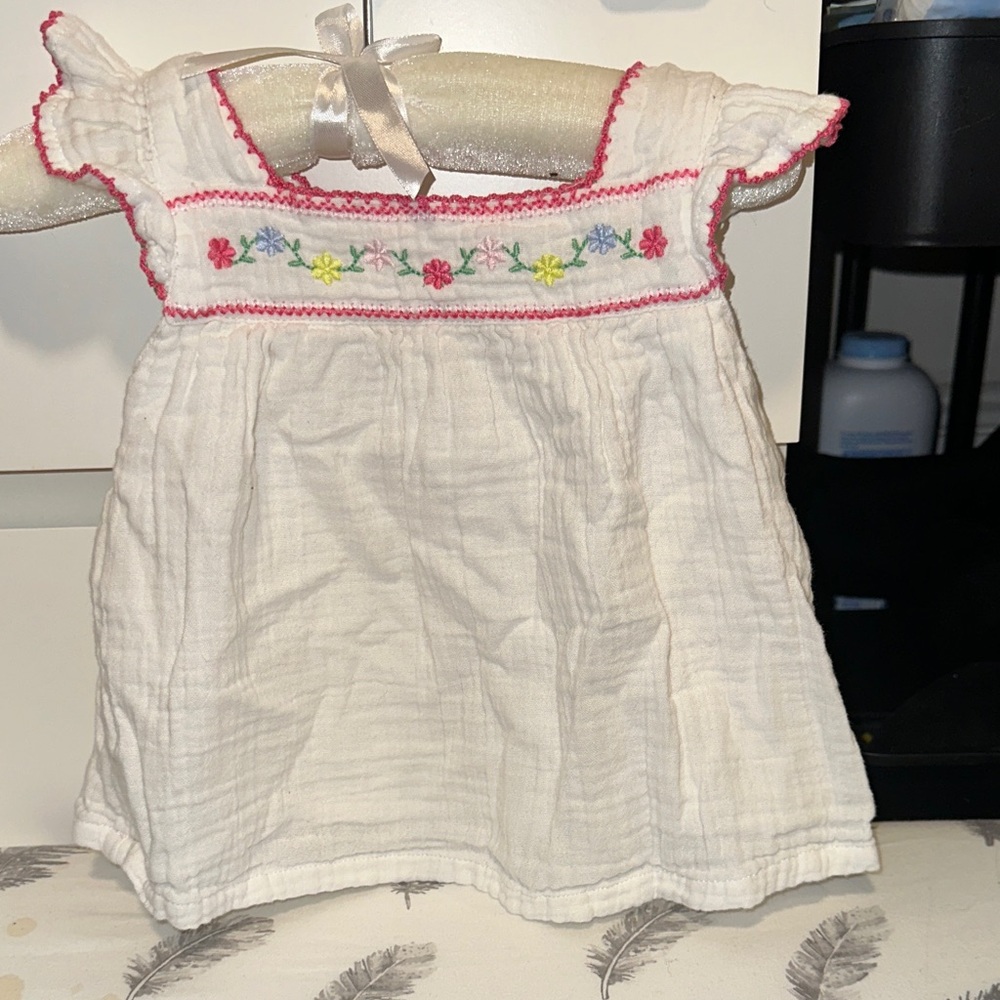 GAP White Blouse with Pink Trim and Floral Embroidery
